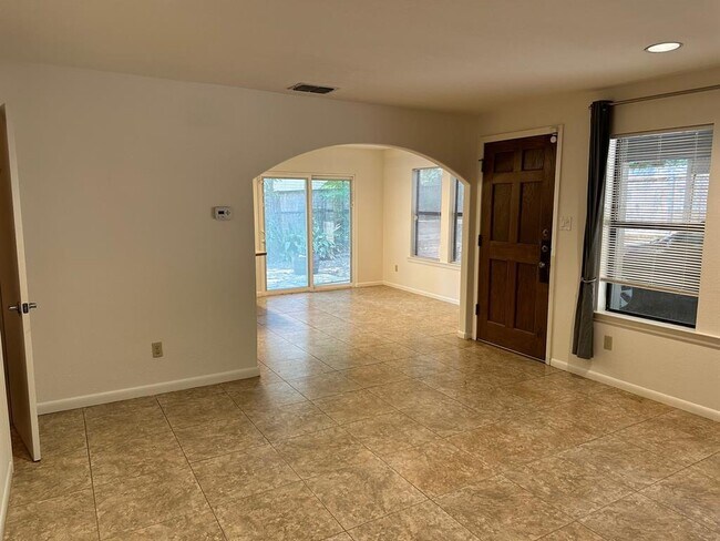 Foto del edificio - 2009 Ashby Ave