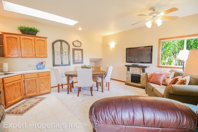Building Photo - 1 br, 1 bath House - 983 Old Stage Rd