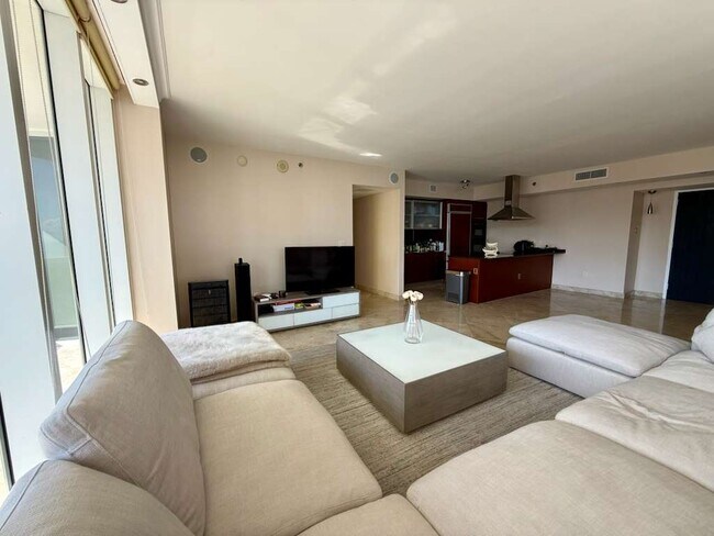 Foto del edificio - 1850 S Ocean Dr