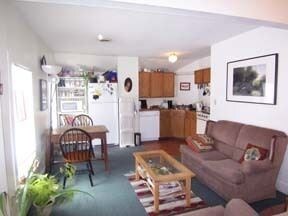 Building Photo - 207 Auburn St