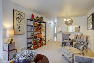 Oak Hill Apartments photo'