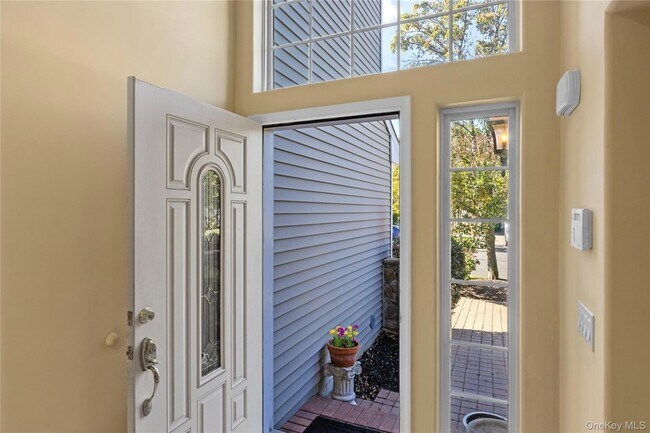 Foto del edificio - 169 Hamlet Dr