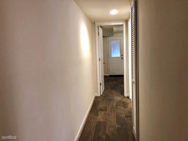 Foto del edificio - 308 E St NE