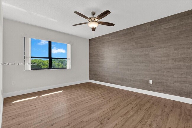 Foto del edificio - 1121 SW 122nd Ave