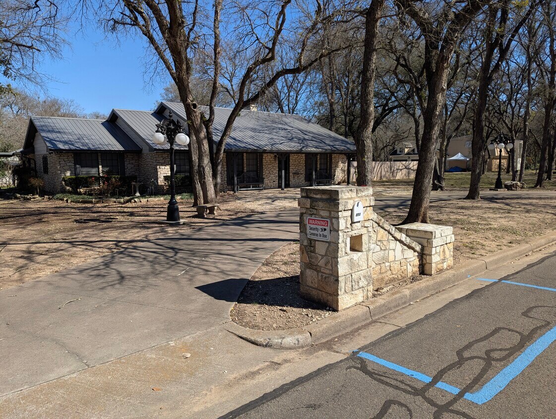 Entrada circular - 273 Leafy Hollow Ln