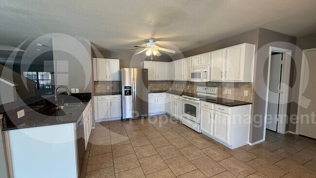 Foto del edificio - 4137 Capstone Dr