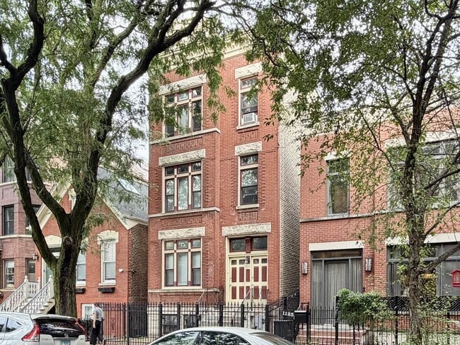Building Photo - 1129 N Winchester Ave