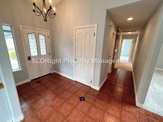 Foto del edificio - AVAILABLE OCTOBER - Lovely Paso Robles Home - 3 Bed / 2.5 Bath