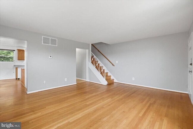 Building Photo - 5024 8th Rd S