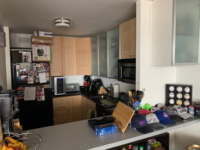 Foto del edificio - 3930 N Pine Grove Ave