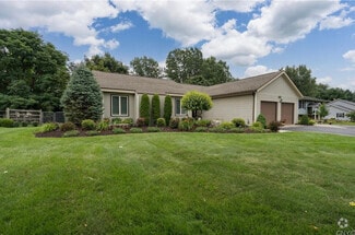 Building Photo - 22036 Riverbend Dr W