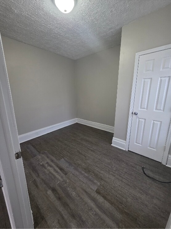 Foto del edificio - 492 E Markison Ave