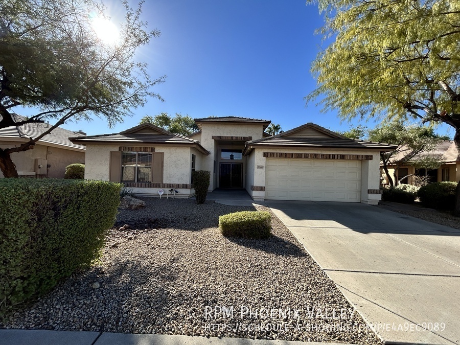 Foto principal - 3 Bed/ 2 Bath Home w/ Den in Arrowhead Ran...