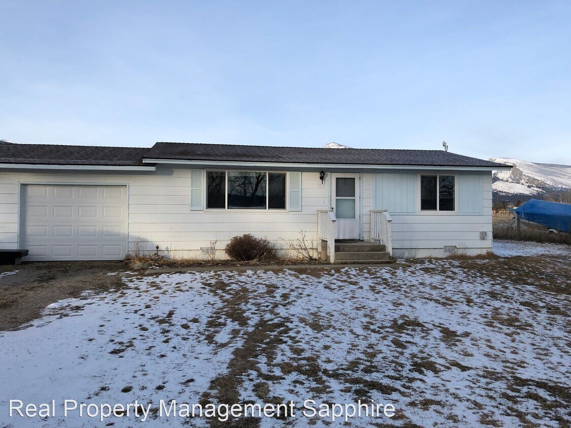 Primary Photo - 2 br, 1 bath House - 325 West River Rd.