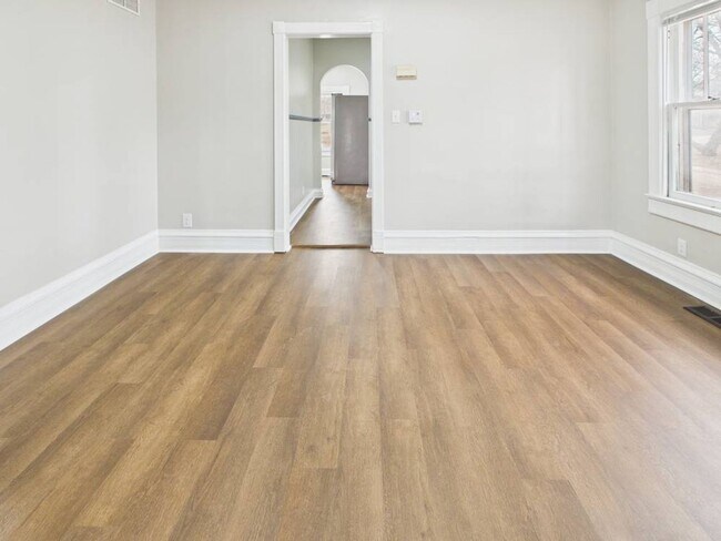 Building Photo - 620 Grover St