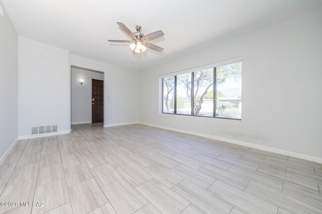 Foto del edificio - 7620 E Linden St