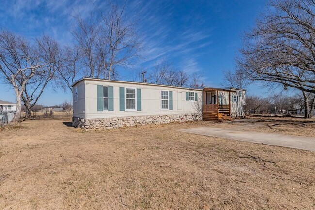Building Photo - 103 Hackberry Ln