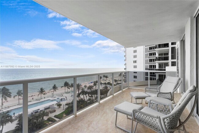 Foto del edificio - 19111 Collins Ave