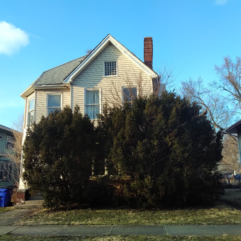 Primary Photo - 878 W William St