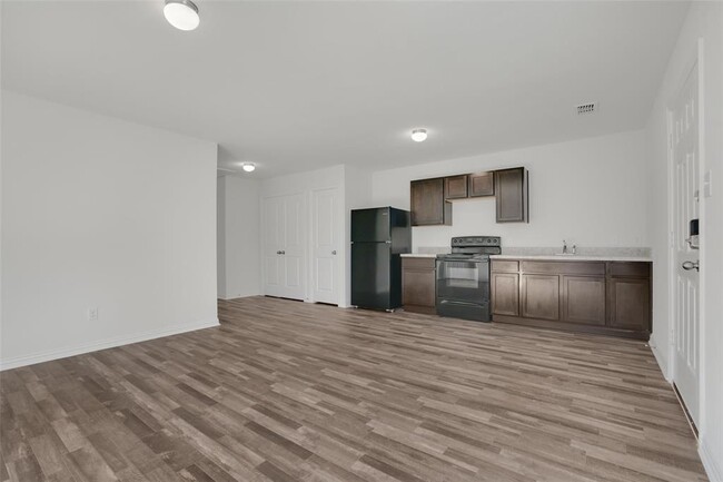 Building Photo - 1540 Clark Ave