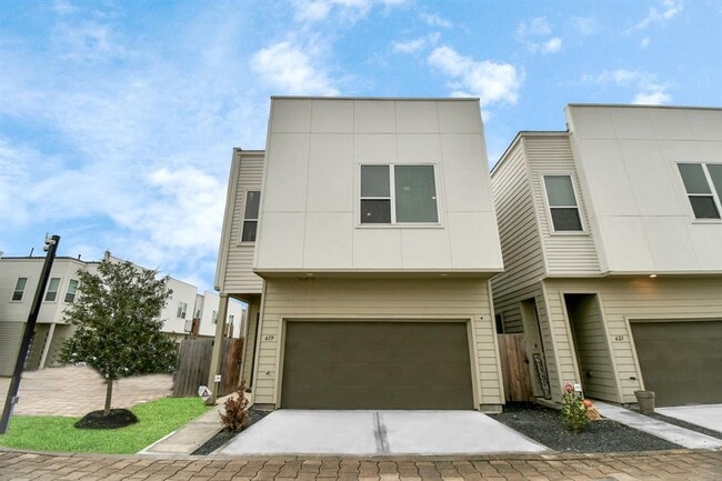 Building Photo - 619 Thornton Oaks Ln