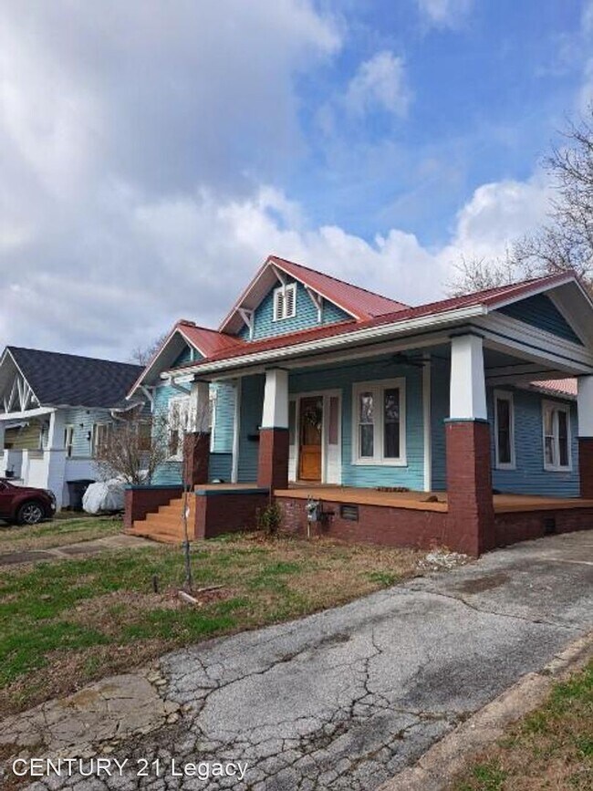 Building Photo - 3 br, 1 bath House - 2317 East 5th Avenue
