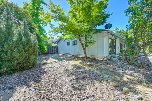 Foto del edificio - Beautiful 3-Bedroom Home in North Auburn's Sierra Foothills