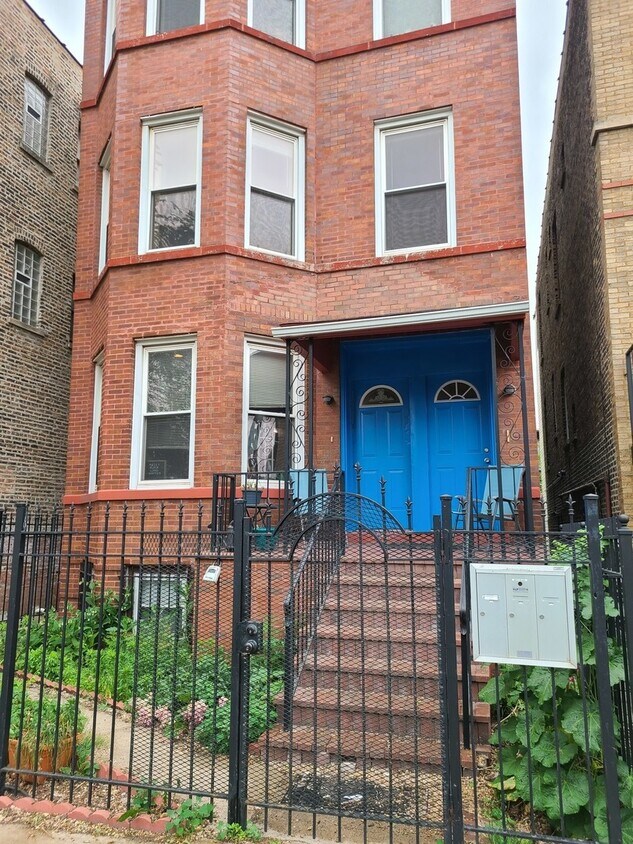 Primary Photo - 948 N California Ave