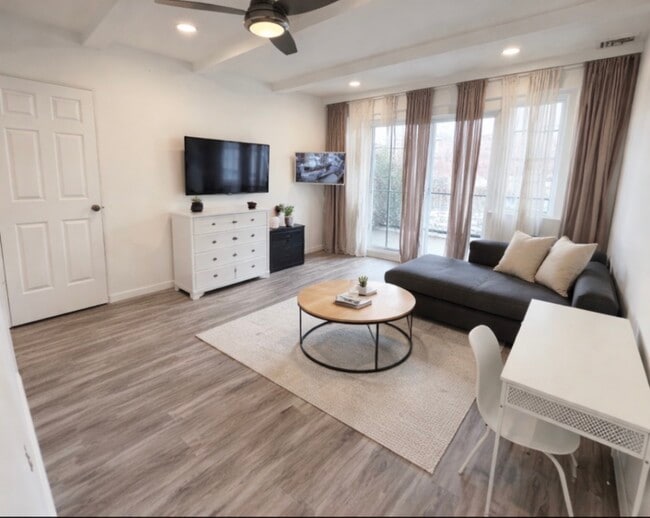 Living Room - 619 18th St