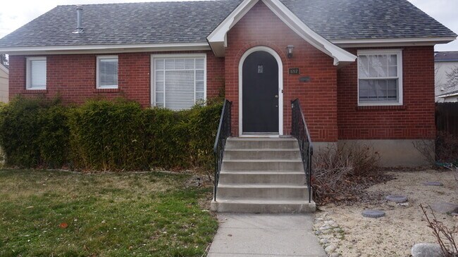 Building Photo - 1217 Humboldt St.