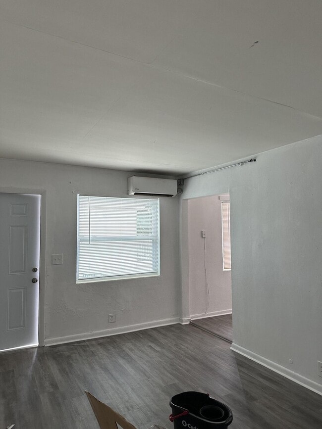 Foto del edificio - 815 4th St