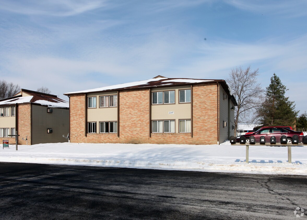 2317 Ansley St, Alliance, OH 44601 Apartments in Alliance, OH