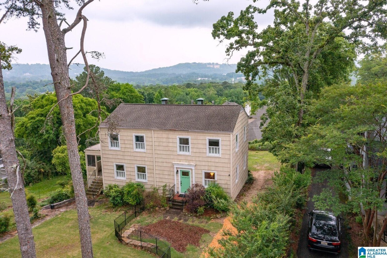 Primary Photo - 2425 Park Ln S