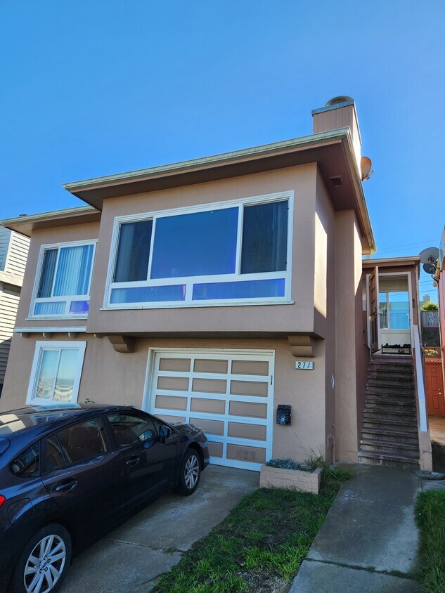 Primary Photo - 271 Westridge Ave
