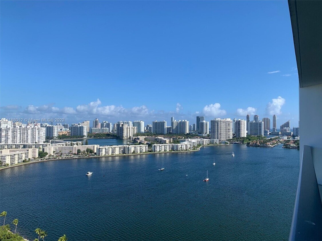 17301 Biscayne Blvd Unit 2106, North Miami Beach, FL 33160 Condo for