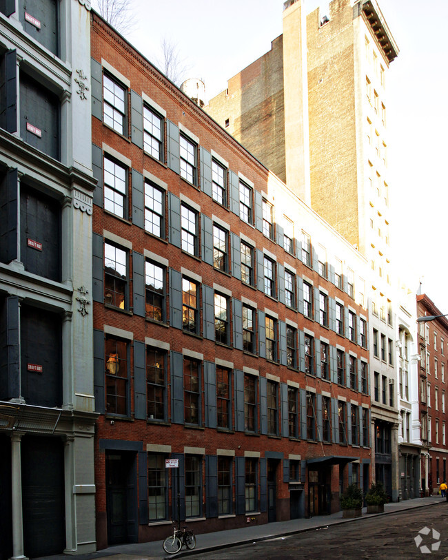 Building Photo - The Loft