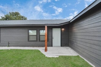 Building Photo - 262 1/2 De Boll Street Unit