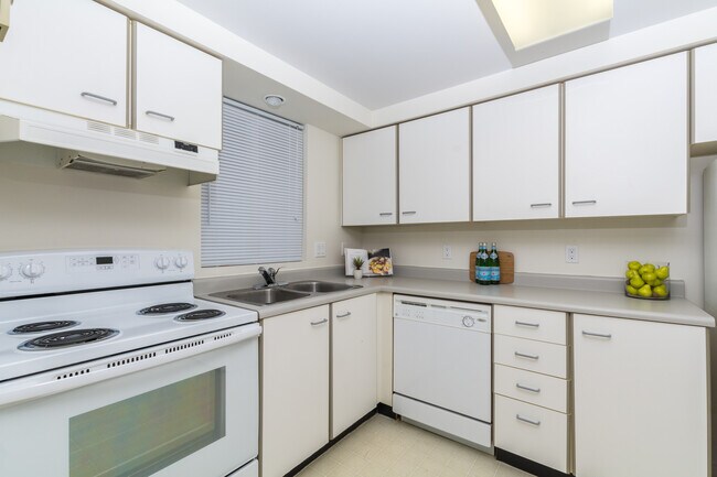 Photo du bâtiment - Bedford Bluff