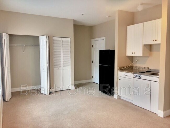 Building Photo - 116B Cypress Point Ct