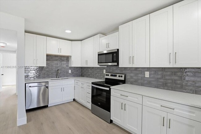 Photo - 1400 NE 43rd Ct House