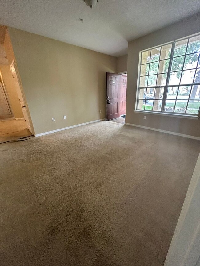 Building Photo - 823 Grand Regency Pointe
