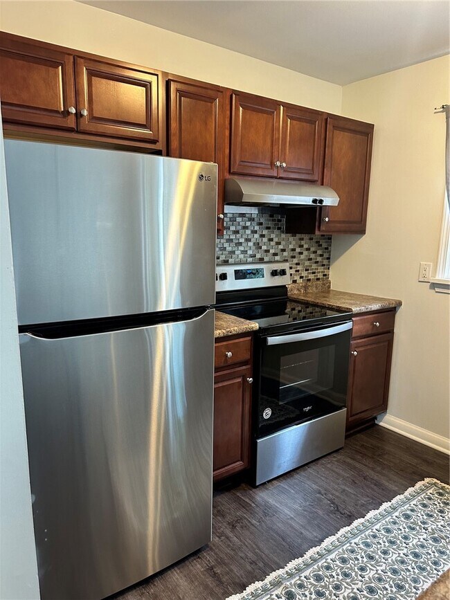 Foto del edificio - 6437 Sterling Cir