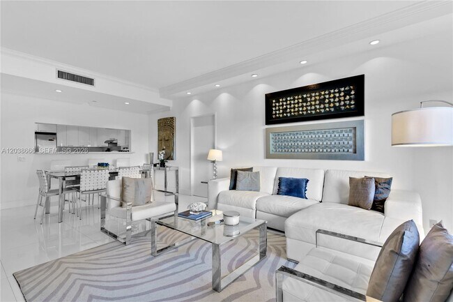 Foto del edificio - 251 Crandon Blvd