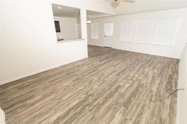 Foto del edificio - 2619 Montecito Ln