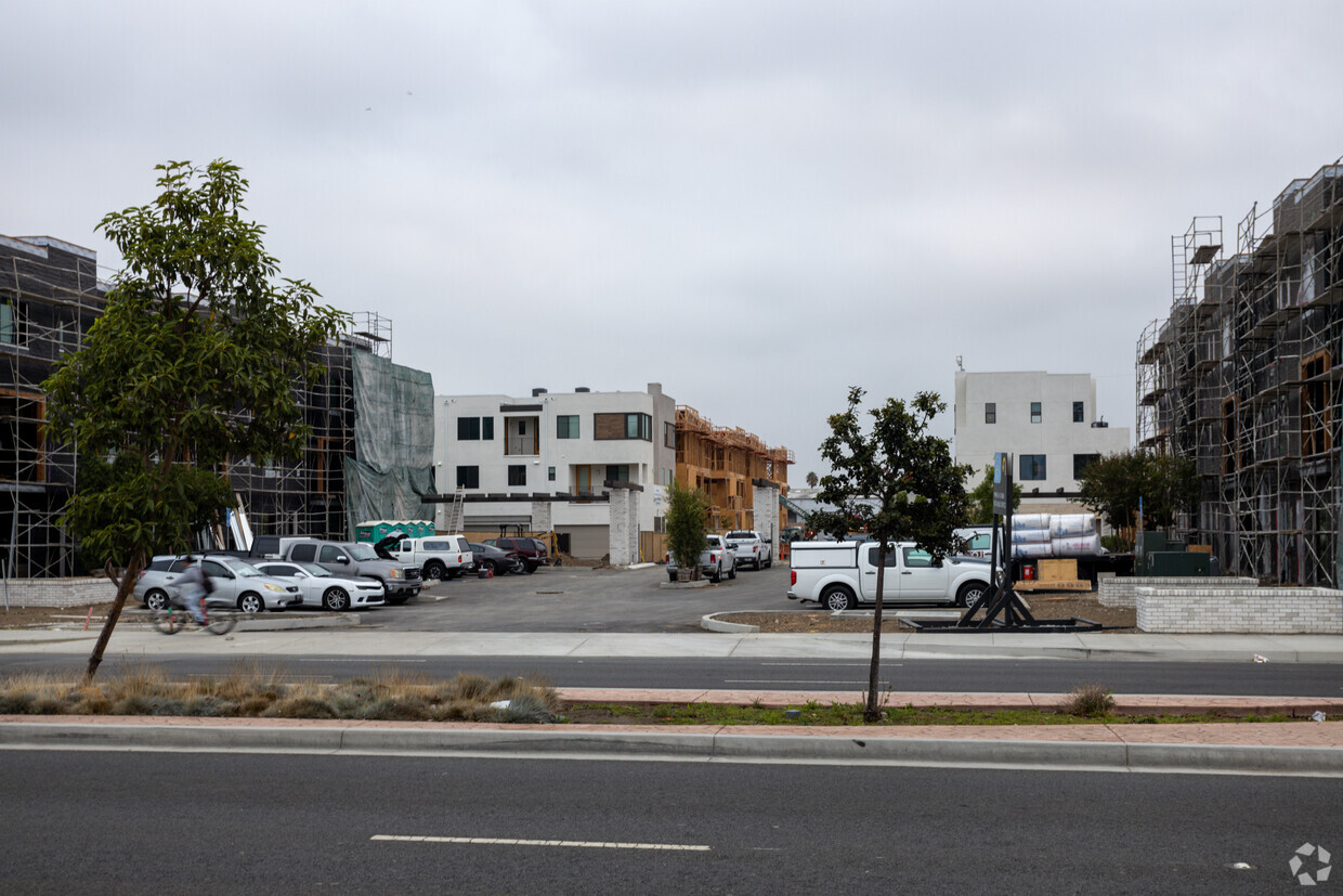 10/6/21 ; Construction Photo - Rosecrans Place