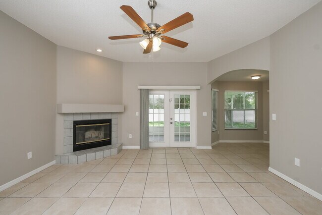 Foto del edificio - 13423 Beechberry Dr
