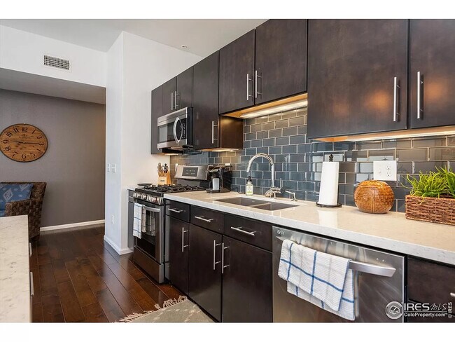 Kitchen - 204 Maple St