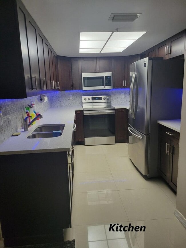 Photo - 1400 Crestwood Ct S House