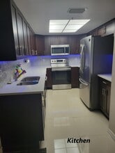 Building Photo - 1400 Crestwood Ct S