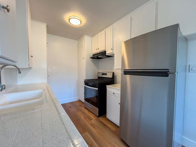 Interior Photo - 3910 Coco Ave